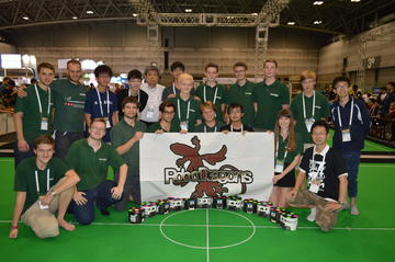 ②「RoboDragons(ロボドラゴンズ)」(準優勝したドイツのチームと).JPG