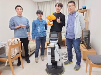 愛知県立大学・知能ロボティクス研究室・記念写真.JPG