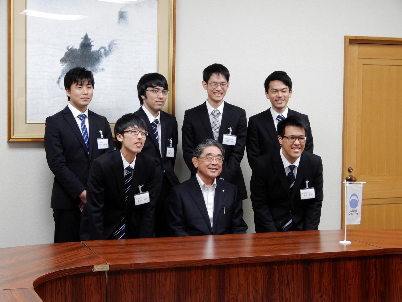 森岡副知事との座談会 愛知ブランドを語ろう に 情報科学部の学生が参加しました 愛知県立大学